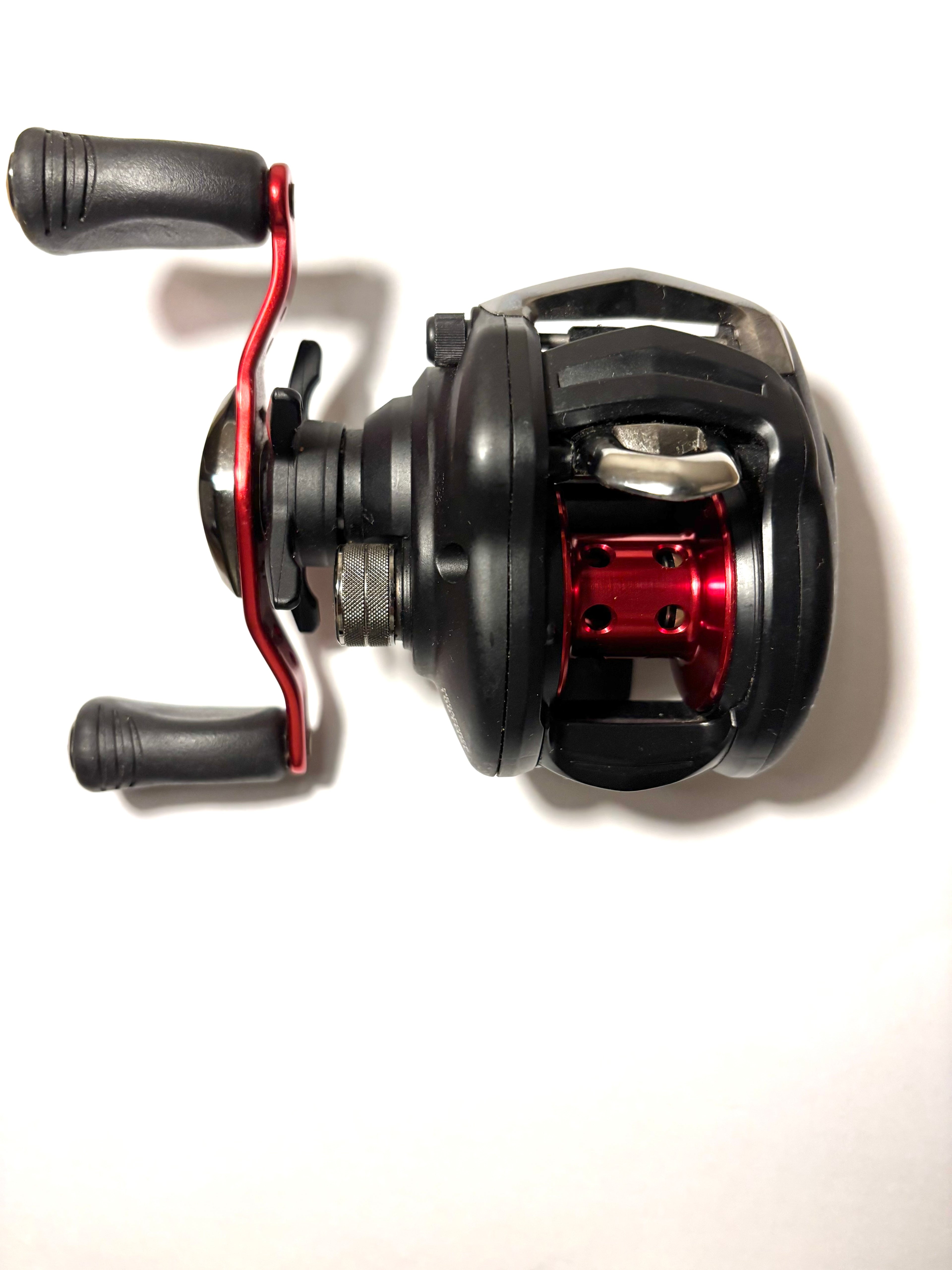 Daiwa Megaforce 100TSHL (käytetty)